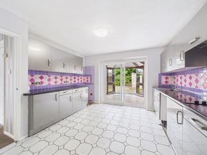 Kitchen- click for photo gallery